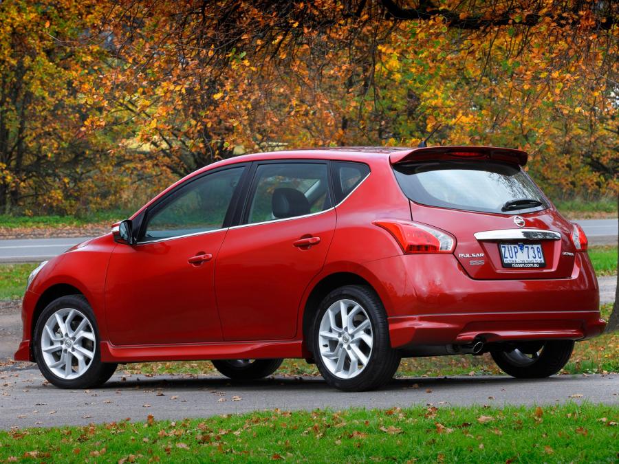  Nissan Pulsar SSS 2013 года  (фото 14 из 18)